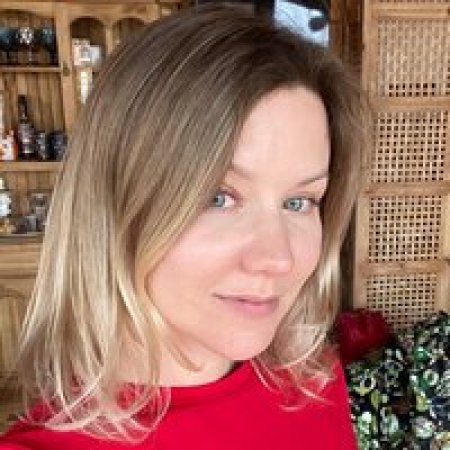 Анна Исаева